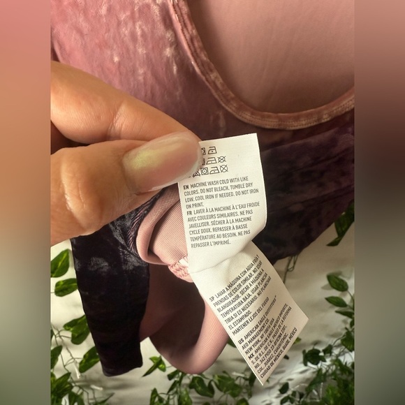 American Eagle Outfitters Velvet Scoop Neck Tee - Picture 8 of 8